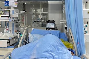 巴萨官方：马科斯-阿隆索手术成功，缺席时间取决于恢复进展